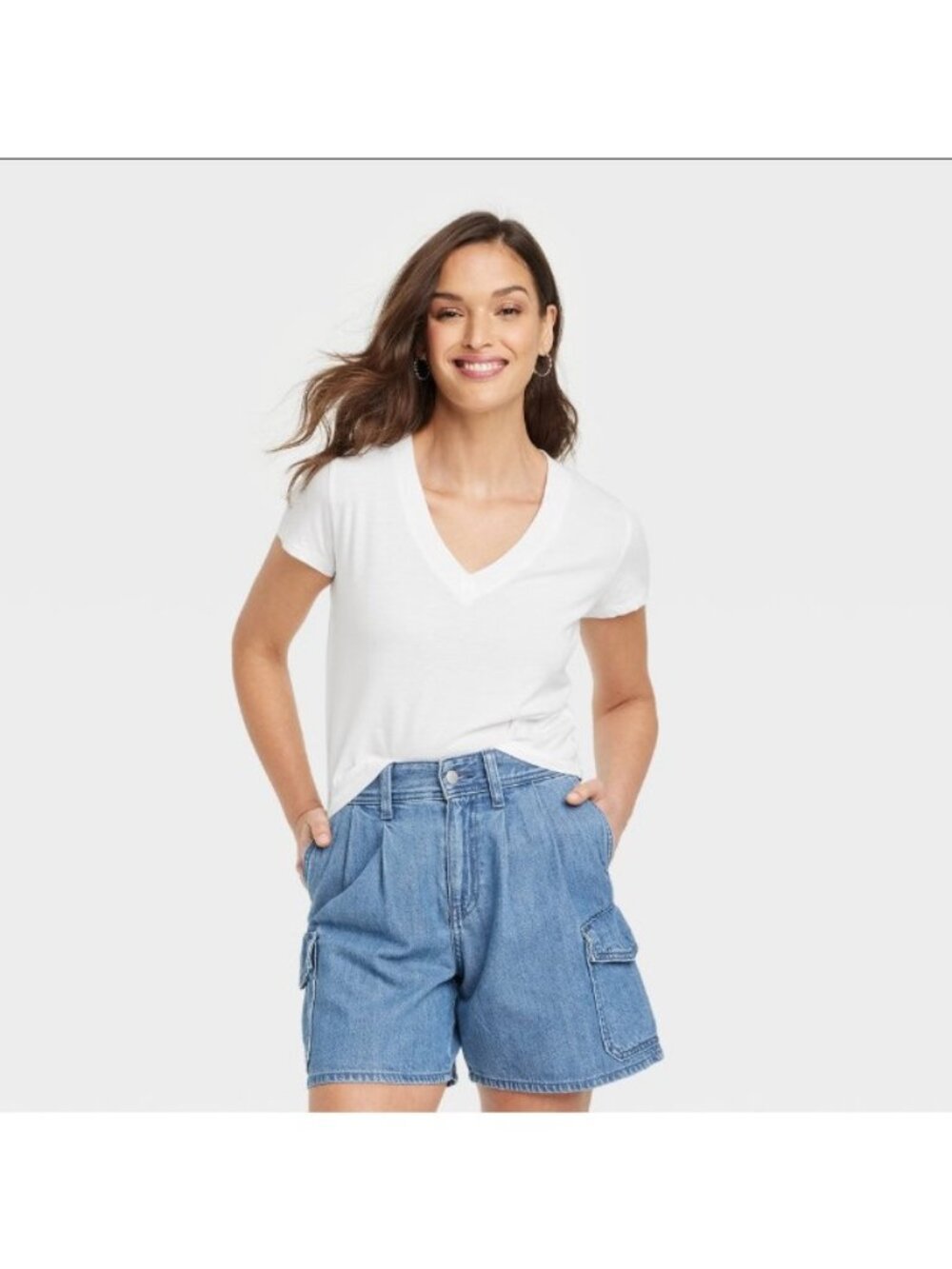 Universal Thread Shirt Womens Small White Short Sleeves V Neck Solid Lightweight